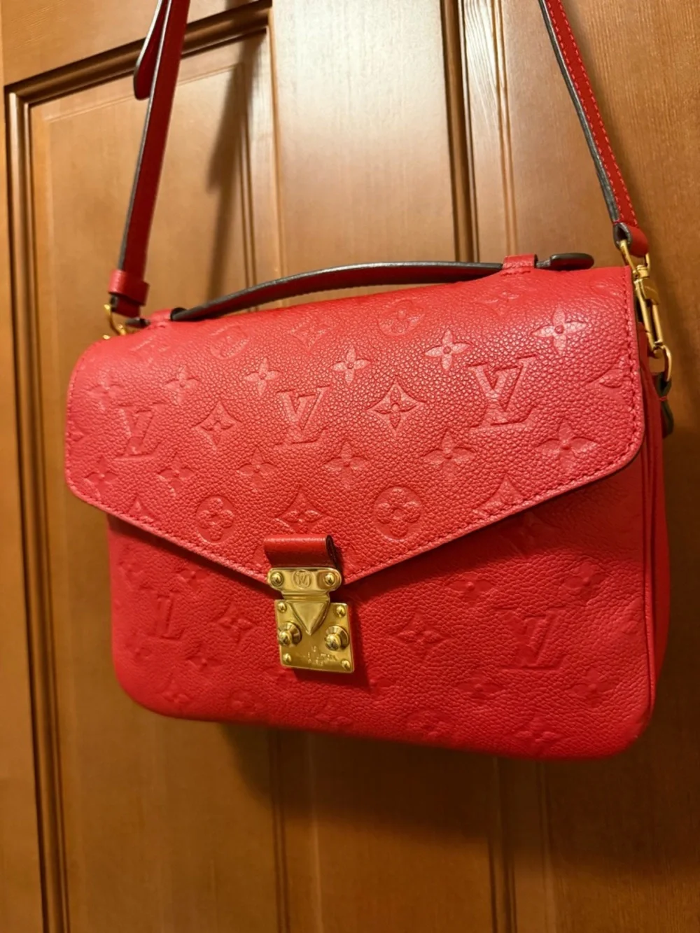 Louis Vuitton Red Empreinte Pochette Métis Satchel with Gold Hardware - Picture 17 of 17